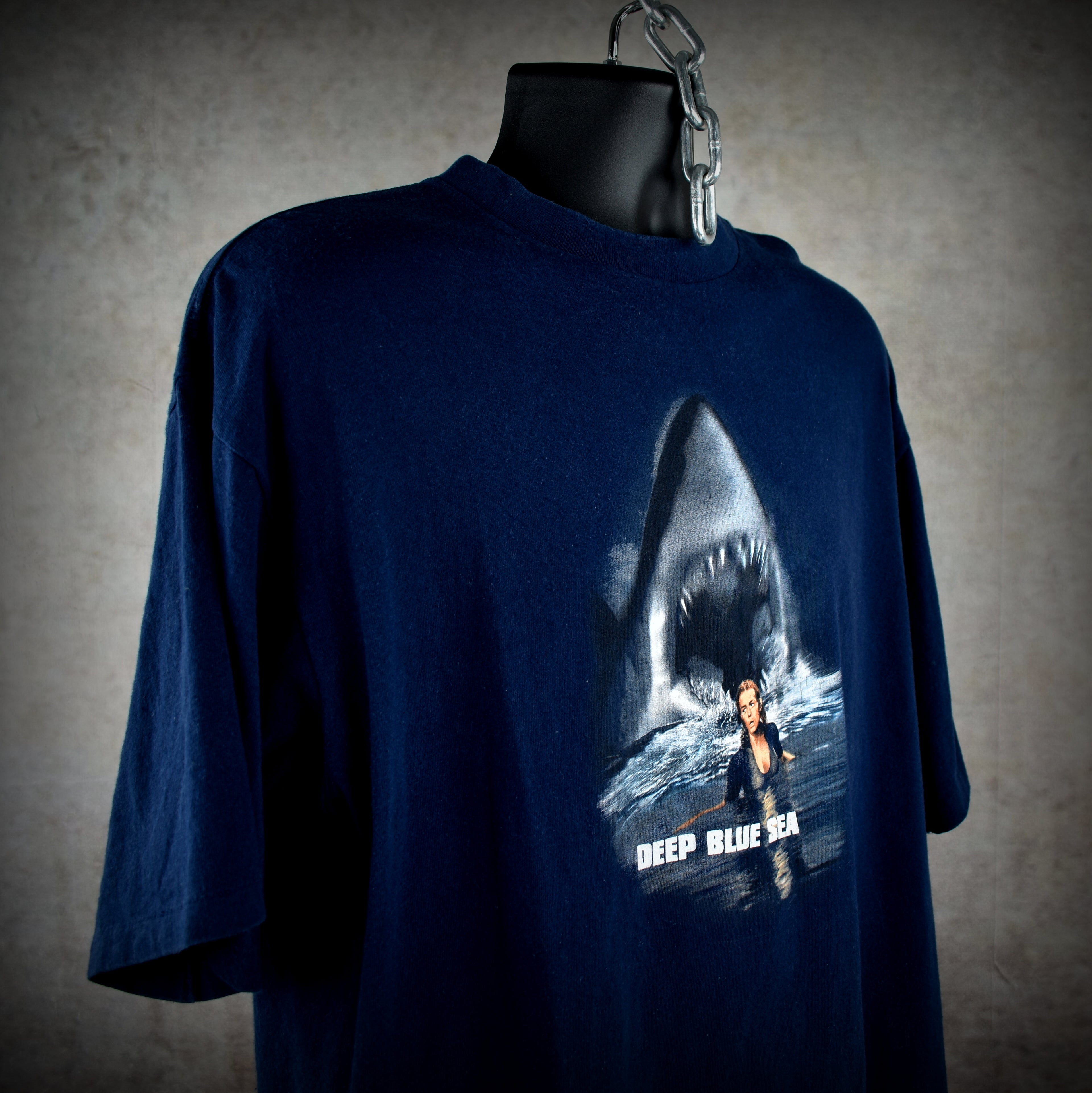 1999 deep blue sea vintage 90s sci-fi horror movie t-shirt