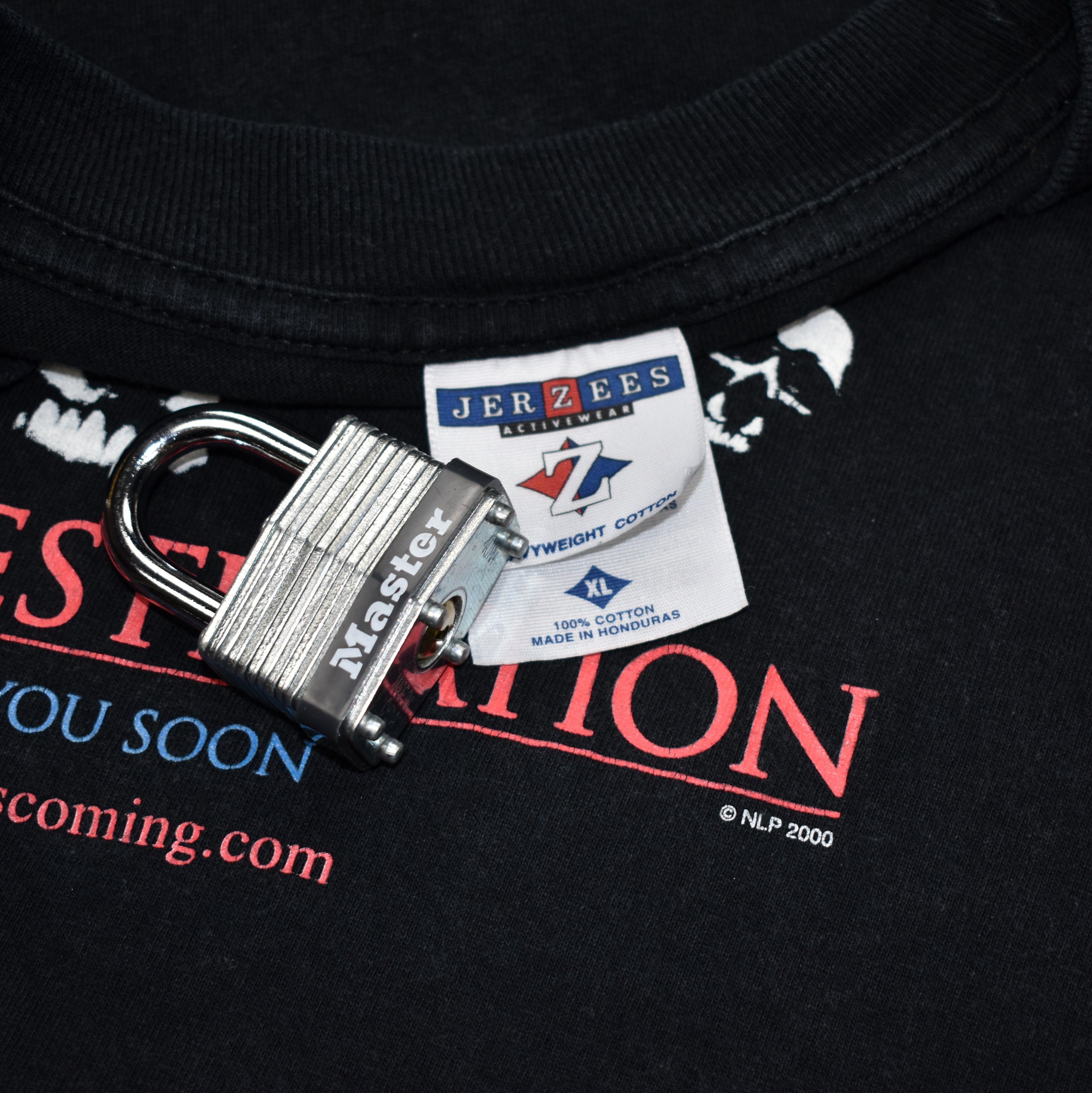 2000 final destination vintage glow in the dark classic y2k pop culture horror movie t-shirt