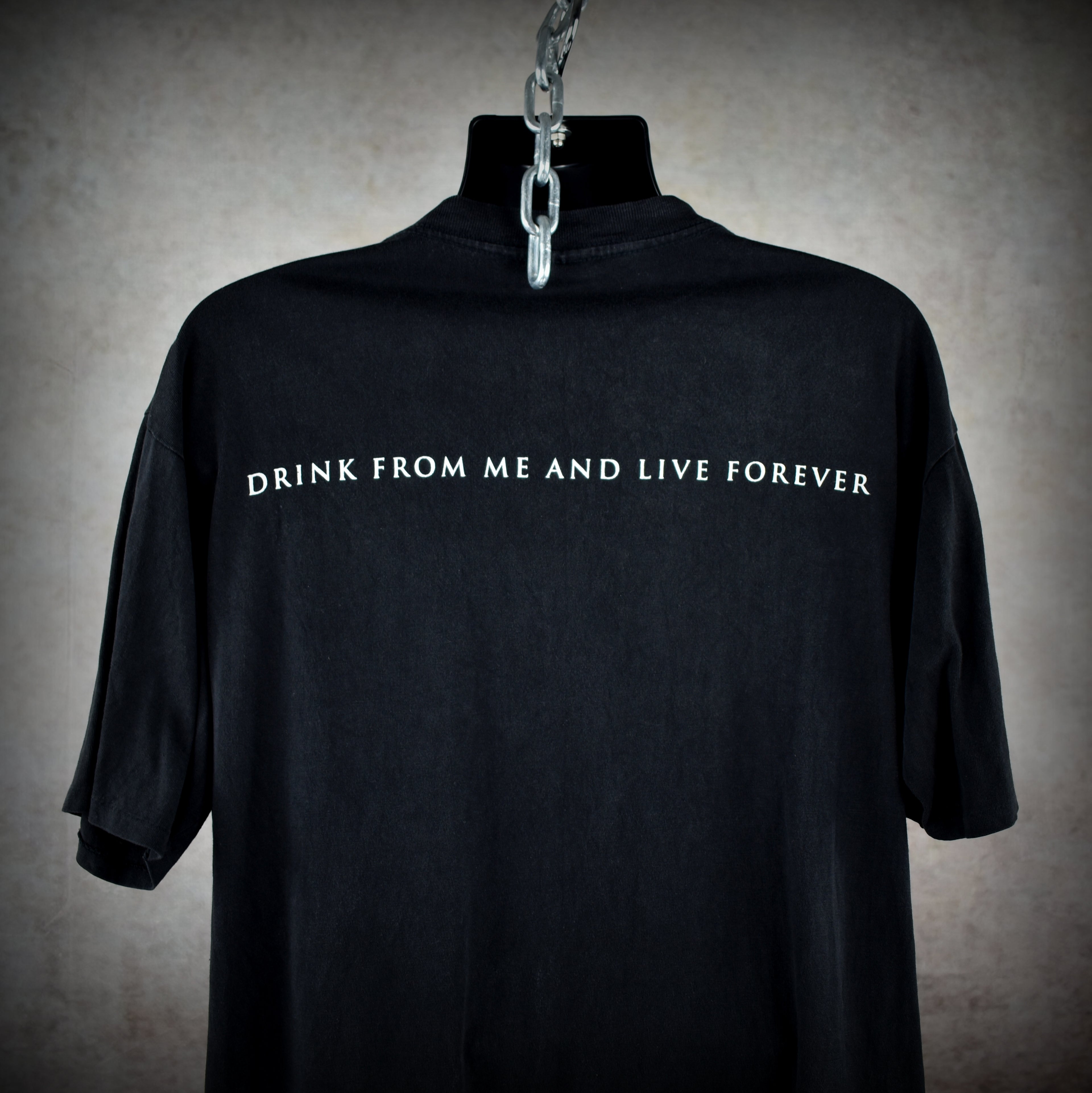 1994 interview with the vampire vintage 90s classic tom cruise + brad pitt southern gothic horror movie t-shirt