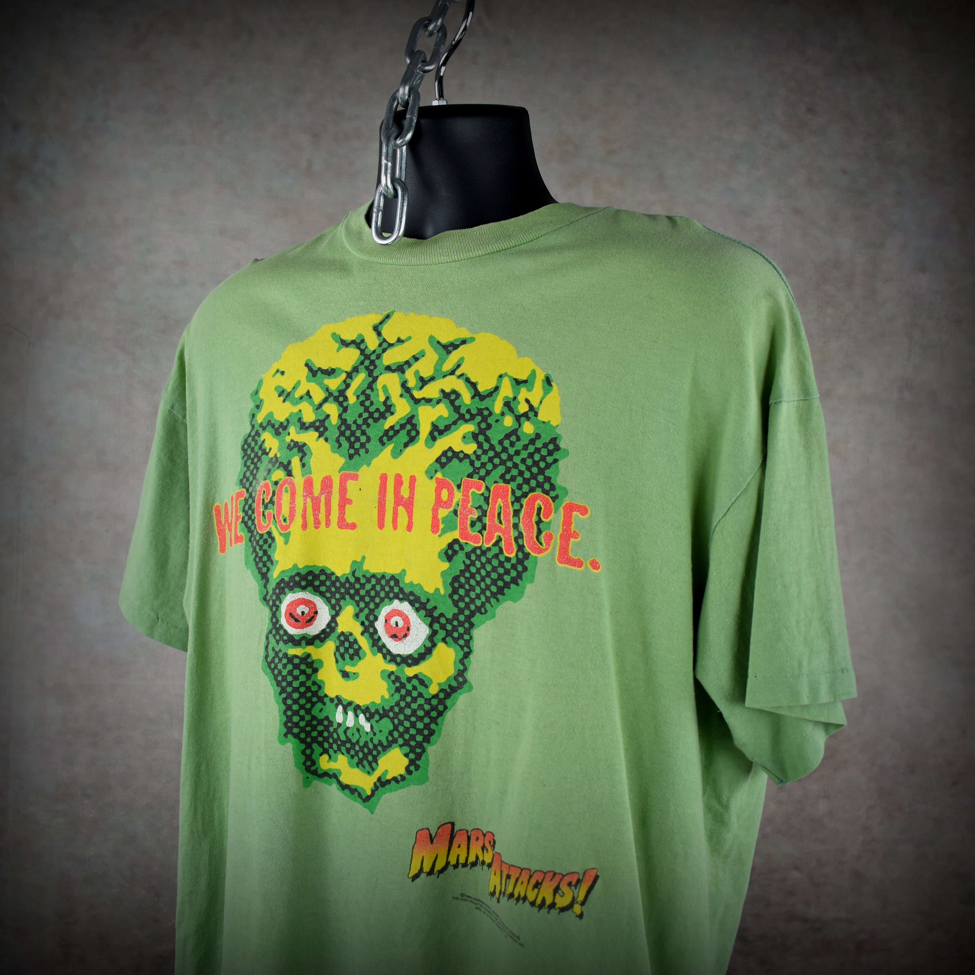 1996 mars attacks! vintage 90s cult classic tim burton sci-fi alien horror comedy movie t-shirt