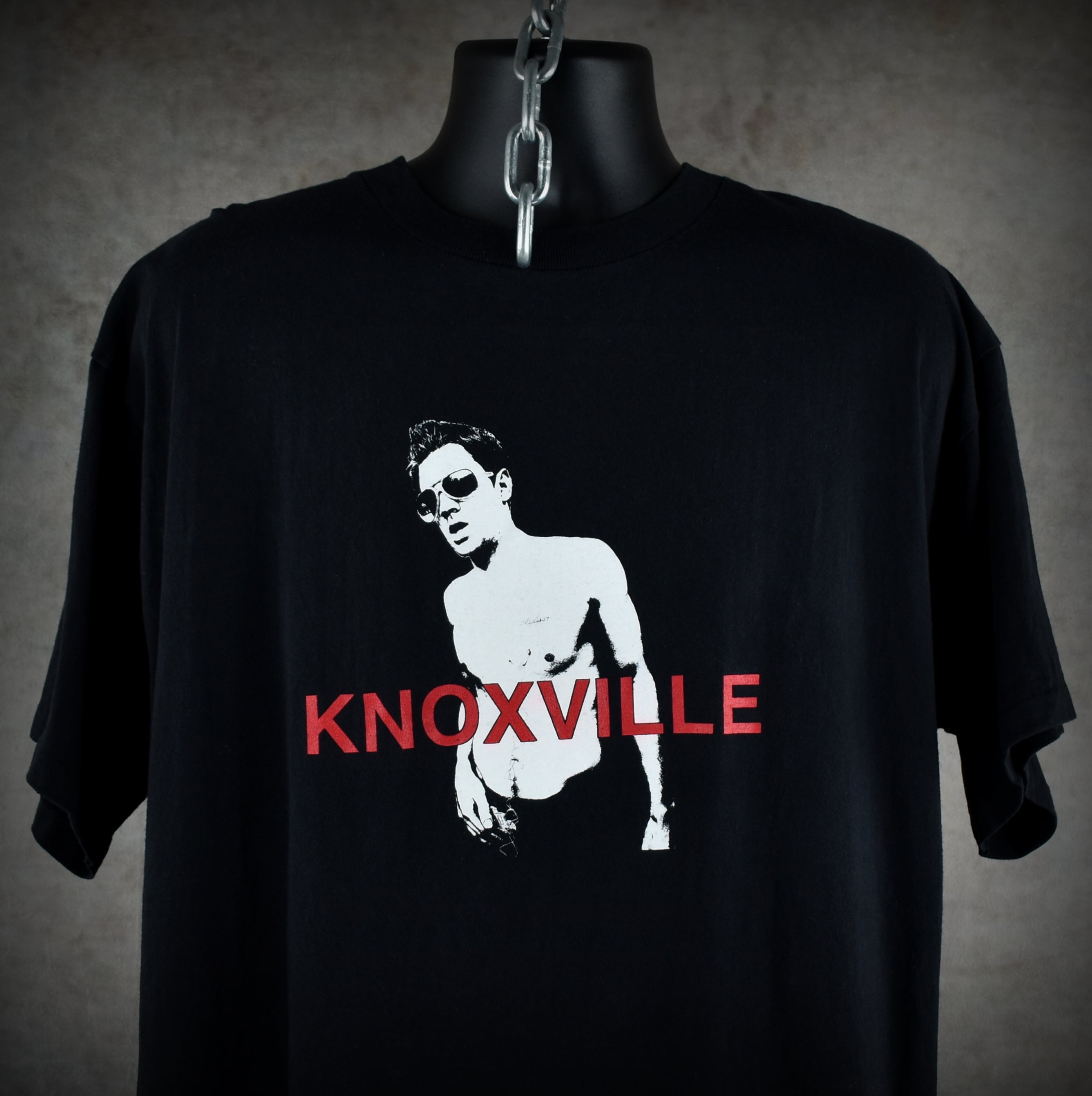 2001 jackass vintage johnny knoxville s1:e1 self-defense stunt iconic 00s mtv tv show t-shirt