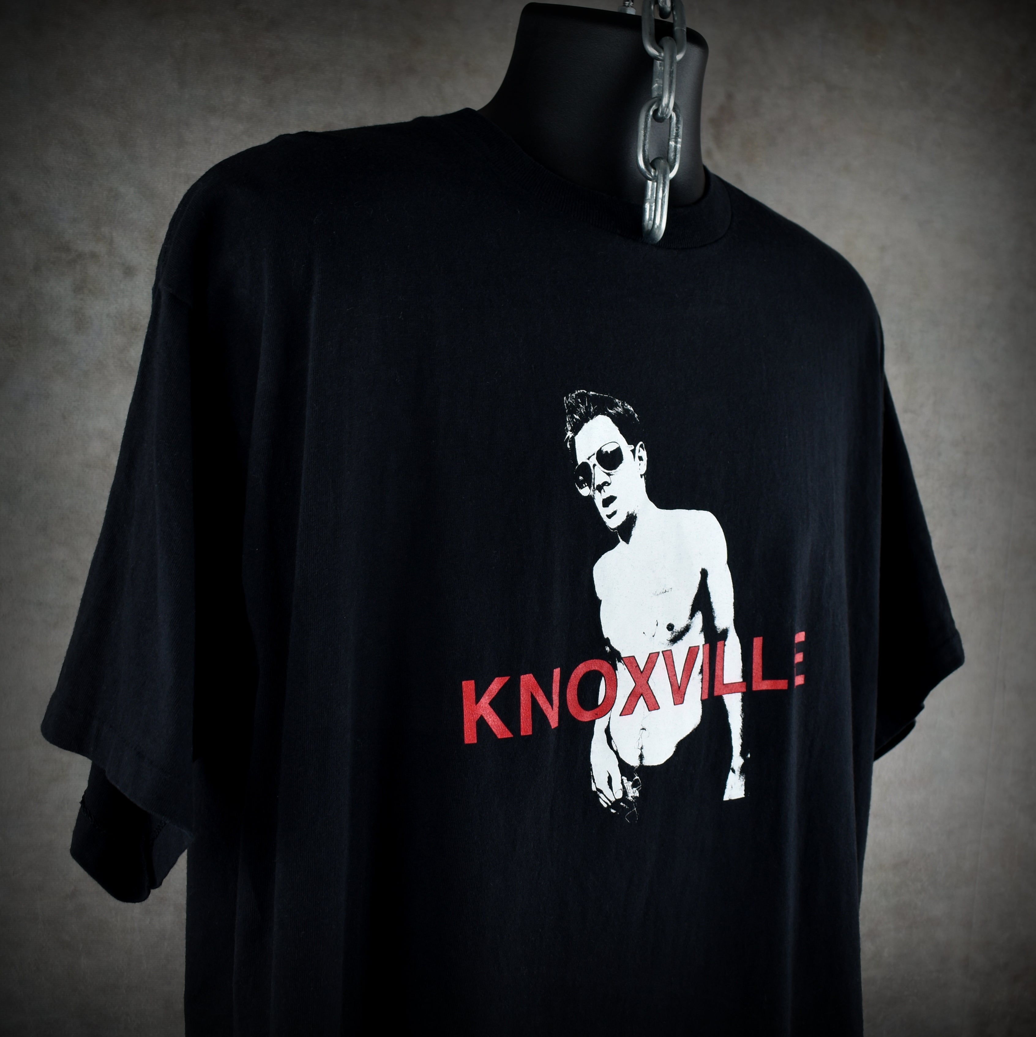 2001 jackass vintage johnny knoxville s1:e1 self-defense stunt iconic 00s mtv tv show t-shirt