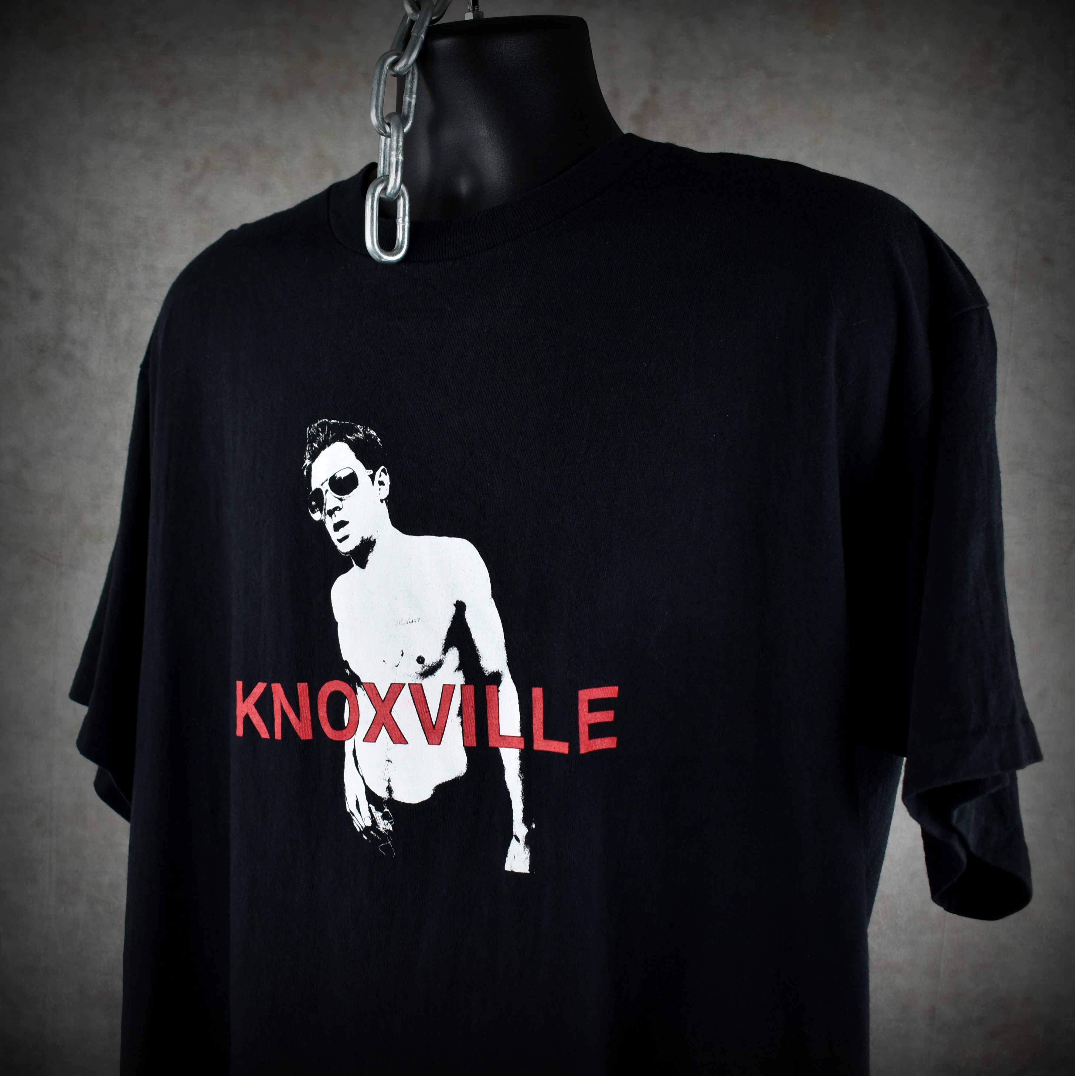2001 jackass vintage johnny knoxville s1:e1 self-defense stunt iconic 00s mtv tv show t-shirt
