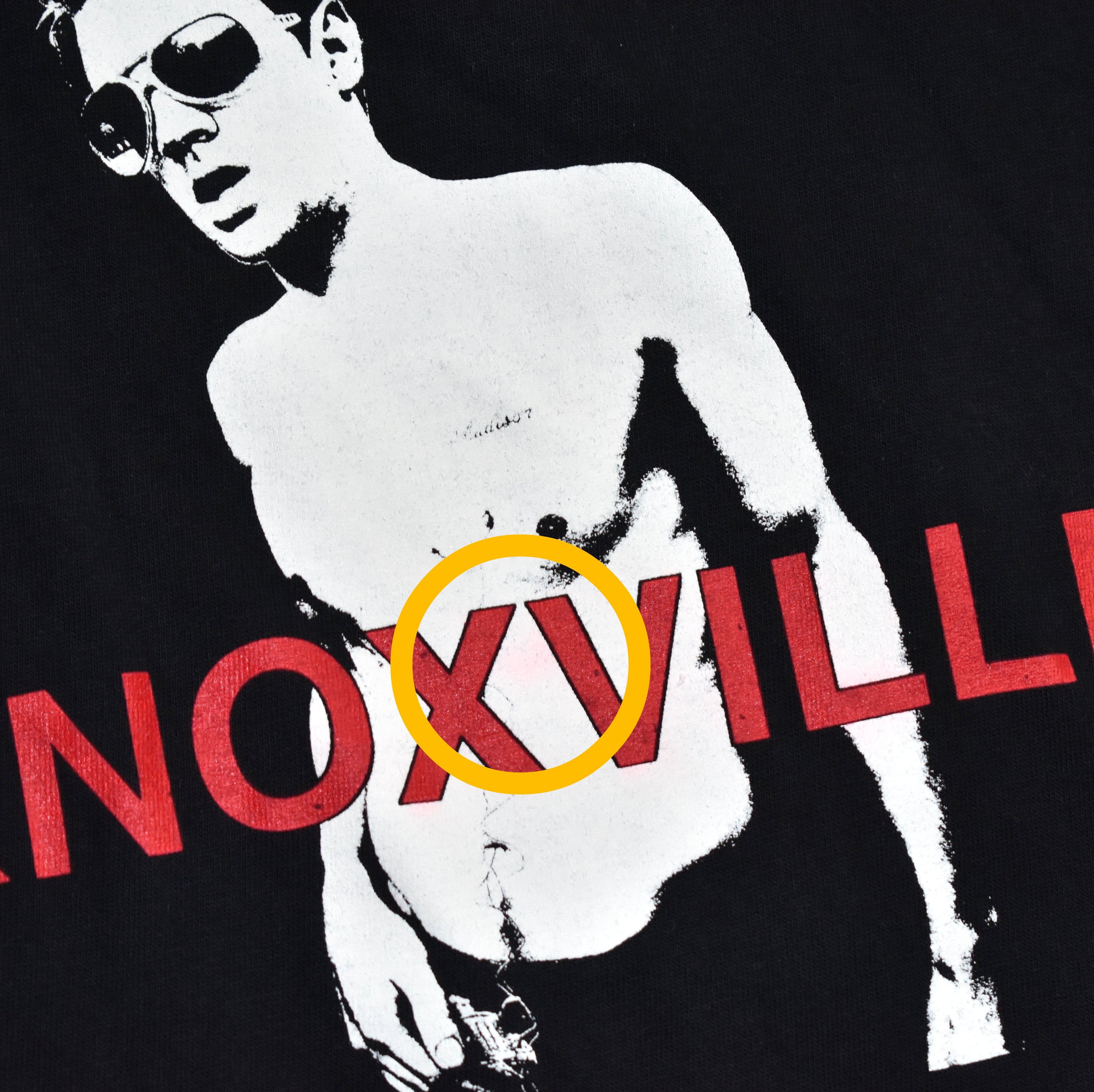 2001 jackass vintage johnny knoxville s1:e1 self-defense stunt iconic 00s mtv tv show t-shirt